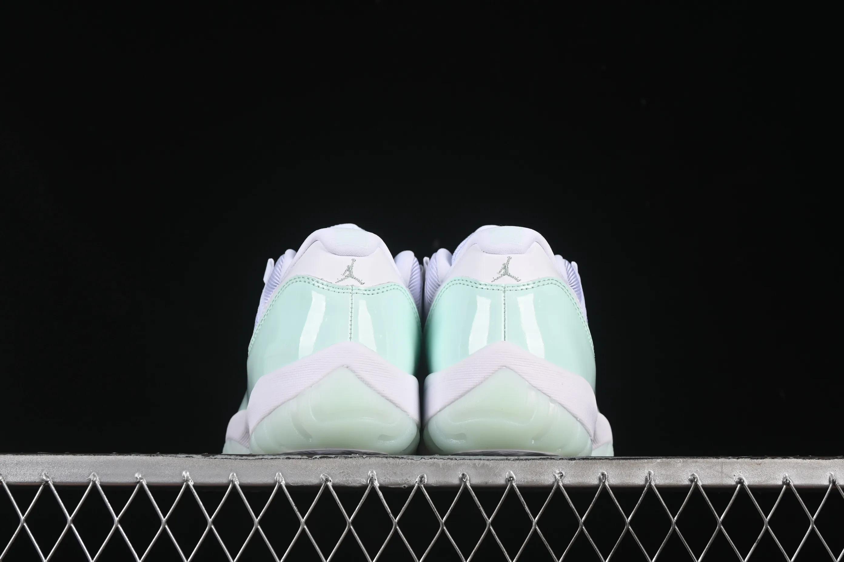 All categories Air Jordan Jordan series basketball shoes Air Jordan 11 F version Air Jordan 11 Low "Lgloo" AJ11 Joe 11 mint green AH7860-103